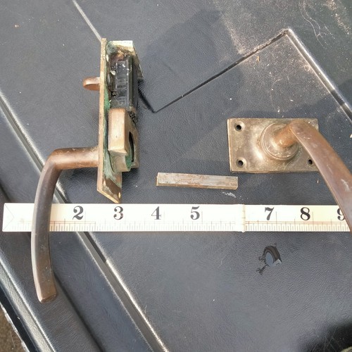 VINTAGE PAIR OF RECLAIMED BRONZE / BRASS DOOR HANDLE ~ MID CENTURY SALVAGE - Picture 4 of 4