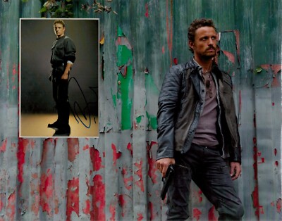 DAVID LYONS SIGNIERT KLEINE REVOLUTION FOTOHALTERUNG