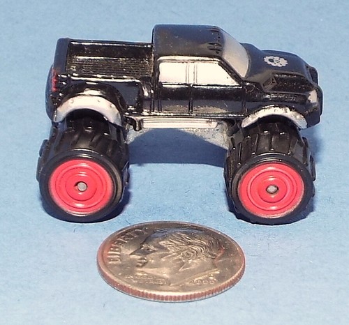 Small Hot Wheels Monster Truck Pickup truck Pickup truck in Black/Skull & Cross - Picture 2 of 3