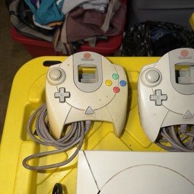 SEGA Dreamcast ConsoleHKT-3020 2 Controllers Power Comes On, Project Justin Game