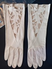 VINTAGE BEIGE ITALIAN LEATHER GLOVES WITH INTRICATE FLORAL CUT OUT DESIGN SIZE 7