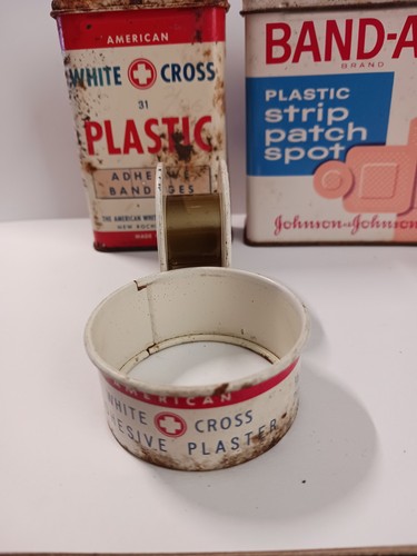 Vintage Band Aid Tin, American White Cross Adhesive Bandages & Adhesive Plaster - Picture 11 of 14
