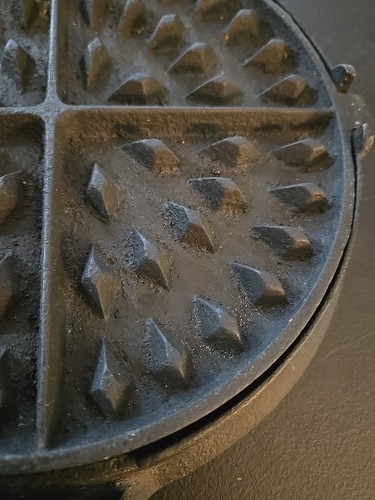 Vintage Cast Iron Size 8 9 Diamond Pattern Waffle Maker Iron 1800s (7B7) - Picture 10 of 15