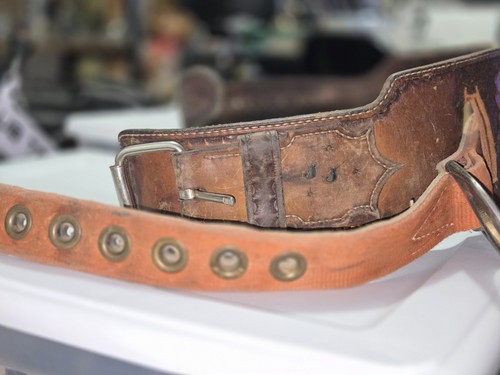 Weightlifting Belt - Vintage 1989 Weightlifters Belt Leather Belt. J J. K Traver - Picture 8 of 9