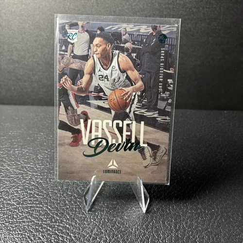 2020-21 Panini Chronicles - Luminance Devin Vassell #153 Green (RC)
