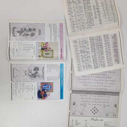 Vtg 90s Lot of 7 Cross Stitch Patterns Leaflet Books & Magazines Project Designs - Picture 5 of 12