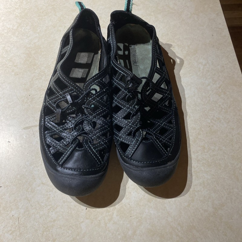 KHOMBU Sport "Daisey" Black/ Mint Slip-on Leather Shoes Women's Size 8 1/2