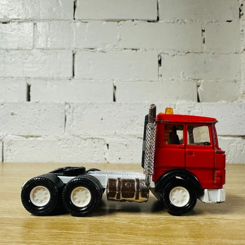 Iveco Tractor K136 for Matchbox Superkings Ferrari Racing Team Transporter - Picture 10 of 15