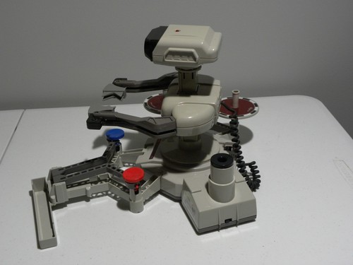 Vintage 1985 Nintendo NES ROB the Robot Working with Gyros & Spinner Please Read - Picture 4 of 8