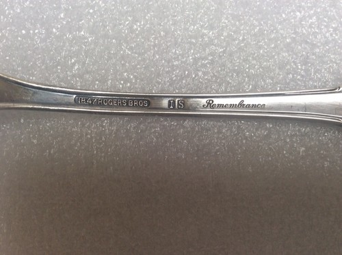 Cucharadita Rogers Bros International Silverplate Remembrance 100 aniversario 1847  - Imagen 4 de 4