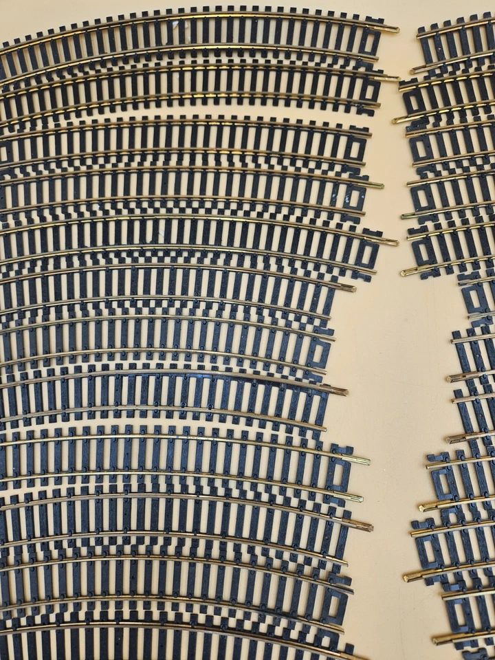 Vintage Lot Of 44 Pieces Atlas HO 1/87 Scale Train Brass Various Curved Track - Image 4 of 4