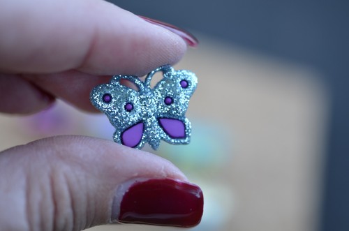 Set/6 blingy, butterfly-shaped,bulletin board pushpins, thumbtacks, or magnets - Picture 3 of 11