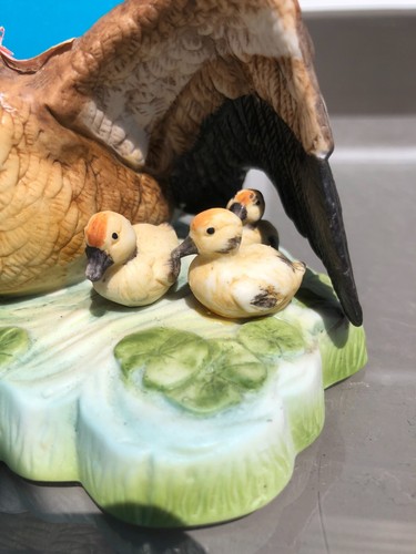 1979 Ski Country Canada Canadian Goose Family Limited Edition Mini Decanter - Picture 2 of 10