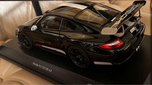 Minichamps Porsche 911 GT3 RS 4.0 1/18 - Imagen 6 de 7