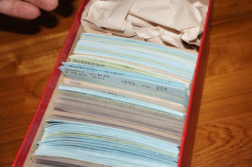 A huge treasure box - a few thousand stamps from various countries in neat box - 第 6/12 張圖片