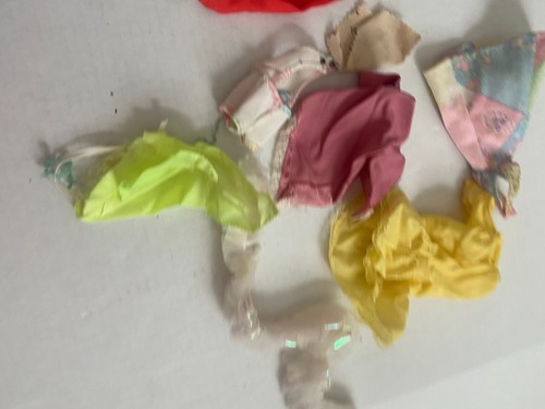 Konvolut Vintage Baby Puppenkleidung und Zubehör Unterteile Oberteile Hüte Kleider - Bild 7 von 9