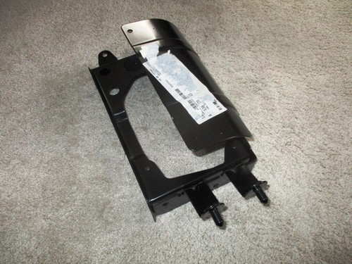 MERCEDES W638 VITO V-KLASSE HALTER FÜR KOMPRESSOR ORIGINAL A6383201043 - Bild 3 von 3