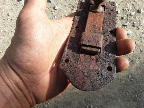 VERY OLD MAYBE ANTIQUE BRASS KNOB CLOSURE - Picture 5 of 8