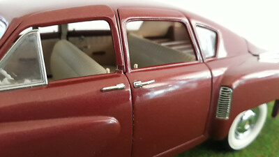 KYOSHO Tucker Torpedo レッド 1948 1/18スケール TUCKER TORPEDO rouge 1948 au 1/18 KYOSHO 08201R voiture