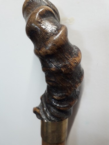 WALKING STICK/CANE 235 HORN WITH COIN IN HEAD HANDLE 129cm BAMBOO HIKER - Picture 2 of 6