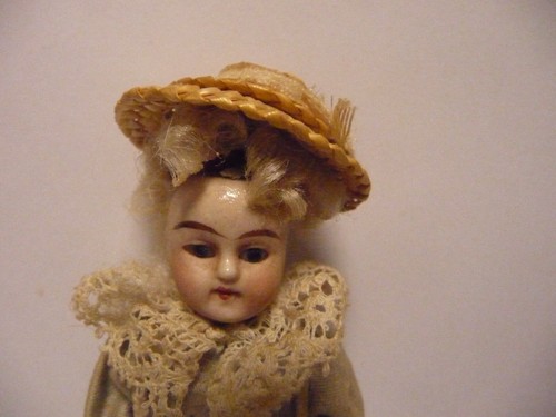 Nr.1 Antike Puppe Püppchen Glasaugen Porzellan um 1890 Puppenstuben ca.10cm - Picture 2 of 8