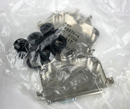 AMP 748676-4 ~ 37 Position Two Piece Backshell Connector Silver 180° Shielded - Picture 3 of 3