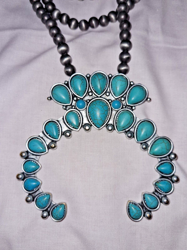 Collar de metal turquesa imitación flor de calabaza 27-29" - Imagen 1 de 5