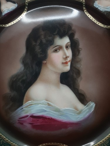 Antique Zeh Scherzer Royal Vienna Medallion Portrait Plate Amaroso 9.5” Beehive - Picture 2 of 11