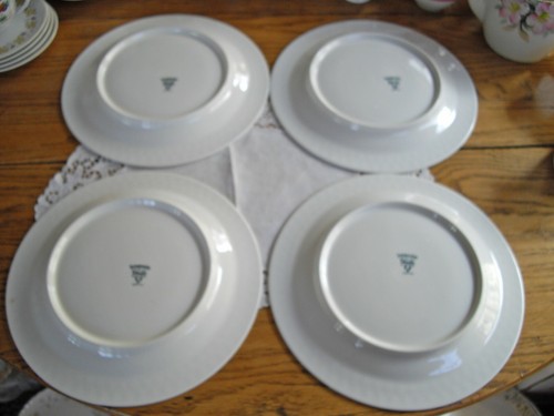 Iroquois INTAGLIO Ben Seibel Pink Flower Dinner Plates ~ Set of 4 ~ - Picture 7 of 7