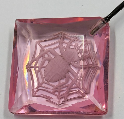 Antike Vintage viktorianische geätzte Spinne auf Netz rosa Glas Spinnennetz Hut Pin 11" - Bild 5 von 9