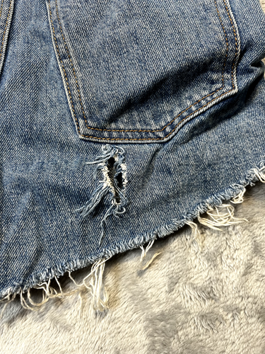 Azul by Moussy Women Size 25 Jean Shorts Frayed Distressed Denim Medium Wash - Picture 8 of 9