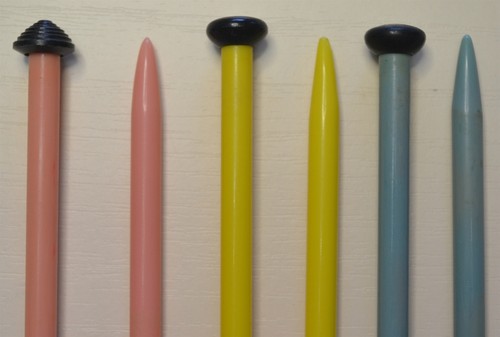 3.25mm (10 gauge) PATONS BEEHIVE Plastic Knitting Needles - choose length - Picture 3 of 9