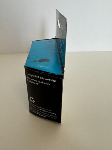 Genuine HP Printer Ink Cartridge 901 Tri-Color Expiration Date October 2023 - Photo 2/6
