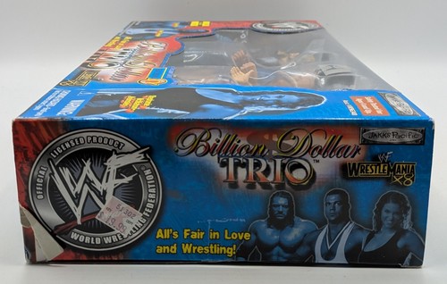 2002 WWF Jakks Billion Dollar Trio Triple H Kurt Angle Stephanie McMahon 002 - Picture 6 of 8