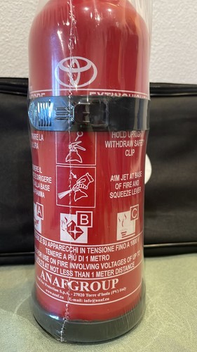 Mini Fire Extinguisher 1kg Rechargeable Powder for Car Camper Home, Toyota with Bag - Picture 4 of 10