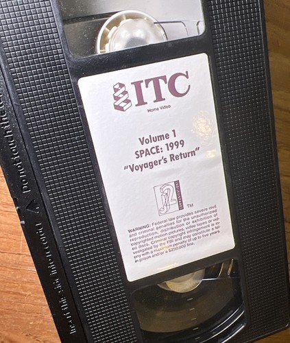 Space: 1999 Voyagers Return - Volume 1 (VHS, 2001)  Martin Landau Barbara Bain - Picture 8 of 9