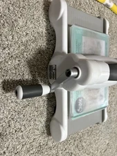 Sizzix Big Shot Die Cutting Machine Starter Kit - White/Gray (661500)