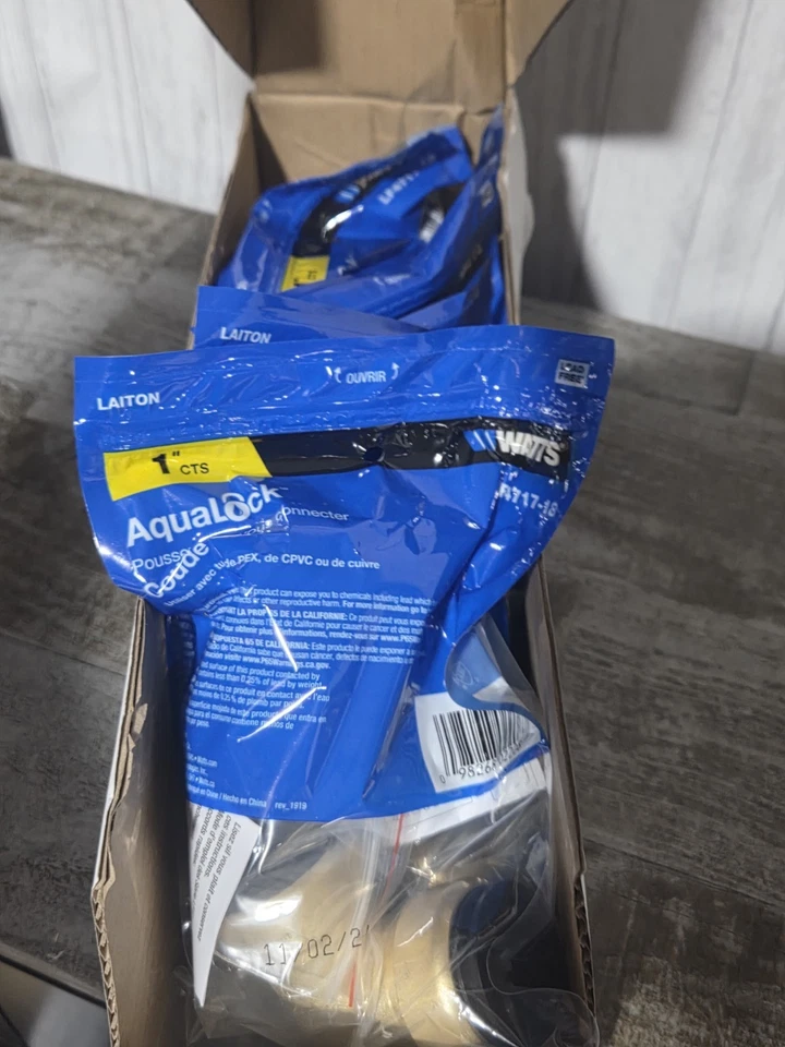 Lot Of 6 WATTS LF4717-18 AquaLock Push To Connect CTS Brass Lead Free 1" Elbow  - Image 3 of 4