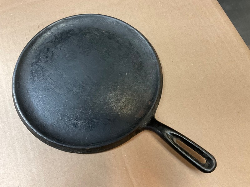 no. 8 antique griddle unmarked wagner ? good shape for grilled cheese pancakes