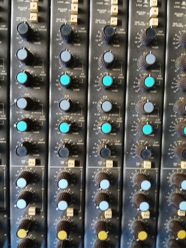 Soundcraft series 800 20 channel 8 buss mixer Vintage Extras! - Picture 2 of 12