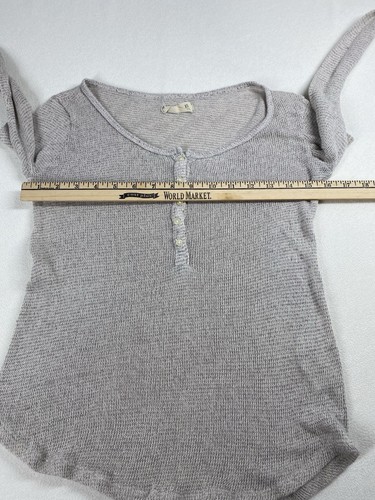 Hollister Women's XS Beige Slim Long Sleeve Knit Henley Top Shirt - Picture 3 of 6