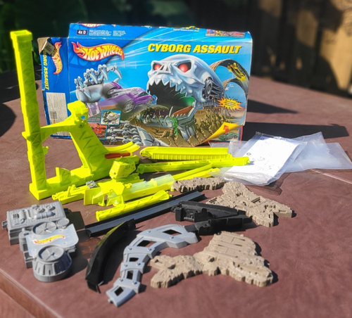 Mattel Hot Wheels CYBORG ASSAULT RC Track Set UNVOLLSTÄNDIG nur Teile 2004 - Bild 1 von 11