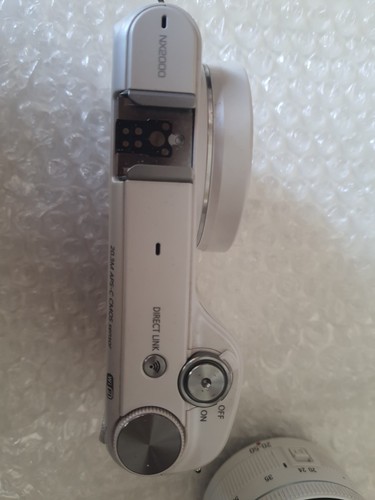 Samsung NX2000 20.3MP Digital Camera - White Kit w/20-50mm i-Function Lens - Picture 4 of 9