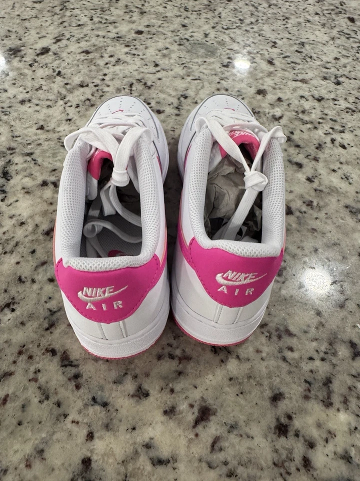 儿童耐克 Force 1 低帮学龄前儿童 6.5 码全新白色/粉色 — 第 3/4 张图片