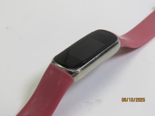 Fitbit FB423 Smart Watch Luxe Fitness & Wellness Tracker [DP145R] - Picture 3 of 5