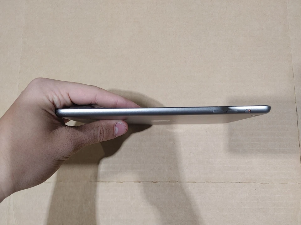 Apple iPad Mini 1st Generation Black 16GB Power Tested - Fair - Image 3 of 4