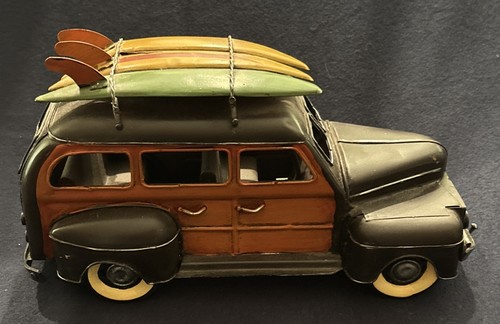 1940er Woody 3 Surfbretter weiße Wände Blechkunst Metall Modellauto 6” x 11,5”