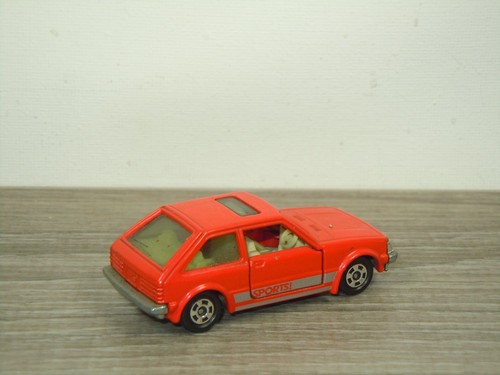 Mazda Familia 1500XG (323) - Tomica 4 Japan - 1:59 *72639 - Bild 3 von 4