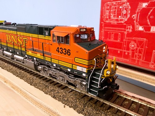 ScaleTrains HO Scale C44-9W Dash 9 BNSF #4336 - Rivet Counter DCC W/Sound - Picture 3 of 9