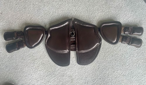 Scharf Freedom Brown Monoflap Stud Girth 65cm - Picture 2 of 3